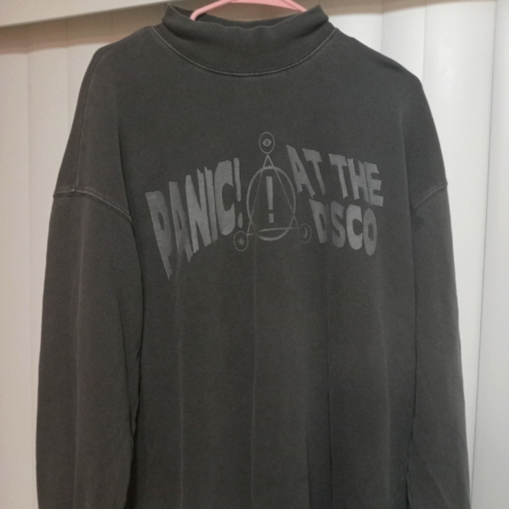 Panic at the disco turtle neck | Hot Topic |